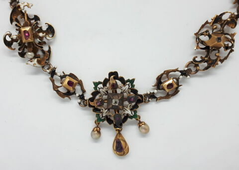 Collier en filigrane d'or émaillé avec rubis, image 2/3