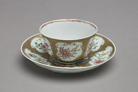 Tasse et soucoupe, d'une série de douze (R 1041 à 1052), image 3/3