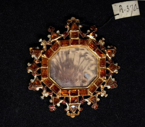 Pendentif de forme octogonale