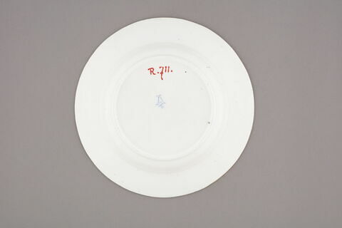 Assiette creuse, d'une série de douze (R 700 à 711), image 2/4
