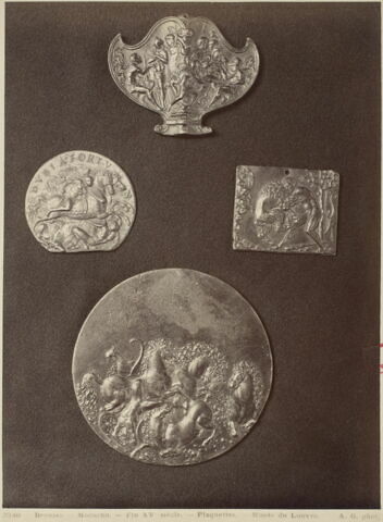 Plaquette : Héros combattant un lion, image 3/3