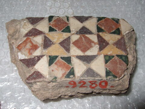 Fragment de mosaïque de pavement d'un ensemble (de OA 9271 à 9292)