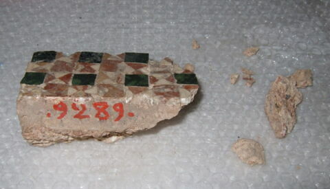 Fragment de mosaïque de pavement d'un ensemble (de OA 9271 à 9292)