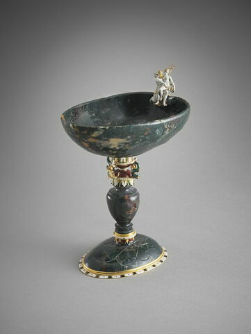 Coupe en forme de coquille, image 2/4