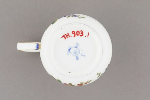 Pot à jus, d'un ensemble de vingt-quatre (TH 897 à 920), d'un service (TH 809 à 1066), image 2/4