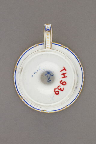 Tasse à glace, d'un ensemble de vingt-cinq (TH 926 à 950), d'un service (TH 809 à 1066), image 2/4