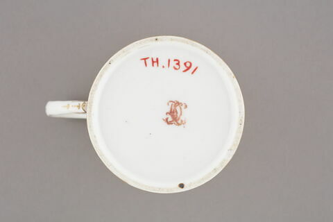 Tasse d'un cabaret (TH 1387 à 1391), image 2/8