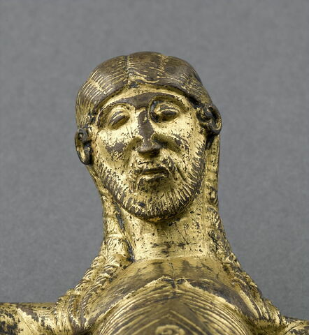 Figure d’applique : Christ en croix en bronze doré, image 2/9