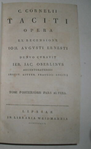 Ouvrage en latin : Tacite, tome II, P. II ayant appartenu au duc de Reichstadt