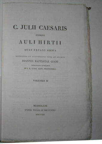 Ouvrage en latin : Julius Cesar en trois volumes ayant appartenu au duc de Reichstadt (MS 354 à 356)