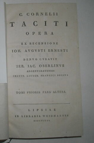 Ouvrage en latin : Tacite, tome I, P. II ayant appartenu au duc de Reichstadt