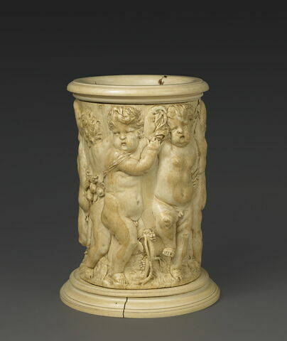 Cylindre : frise de sept putti, image 4/10