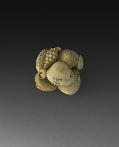 Netsuke : Coquillages.