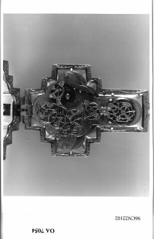 Montre en forme de croix, image 7/9