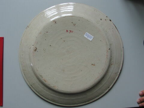 Plat rond : Alexandre couvrant Darius de sa chlamyde, image 4/7