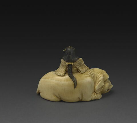 Netsuke : La courtisane Eguchi no kimi représentée en Fugen, le bodhisattva de la Sagesse universelle, image 2/3