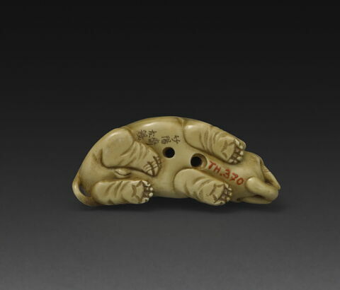 Netsuke : La courtisane Eguchi no kimi représentée en Fugen, le bodhisattva de la Sagesse universelle, image 3/3