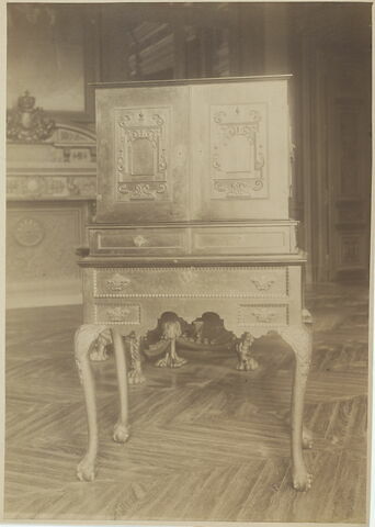 Cabinet sur piètement, image 3/3