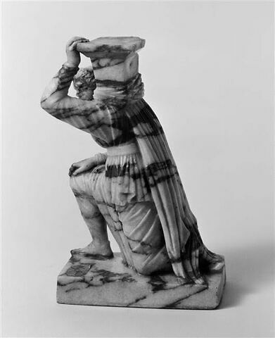 Statuette : prisonnier perse, image 6/8