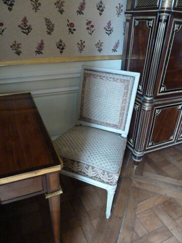 Chaise, d'un ensemble de six chaises et deux bergères d'un salon du château de Madame Elisabeth à Montreuil (OA 9972 à OA 9979)