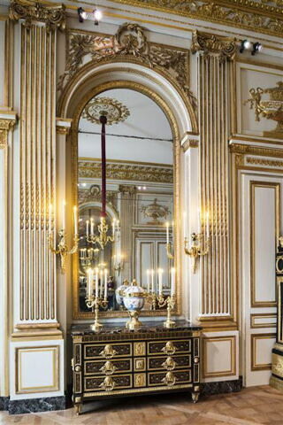 Boiserie de la chambre à coucher du duc de Chevreuse, image 2/7