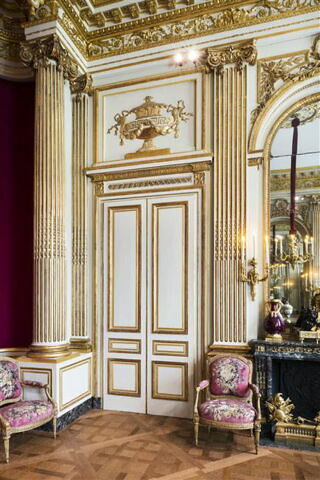 Boiserie de la chambre à coucher du duc de Chevreuse, image 5/7