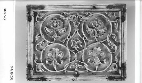 Plaque de coffret : rinceaux avec fleurons et feuillages, image 2/3