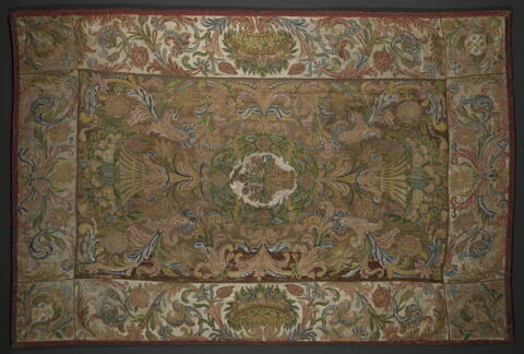 Tapis de table rectangulaire brodé aux armes des Rospigliosi, image 4/4