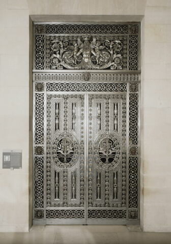 Grille à deux vantaux du château de Maisons-Laffite