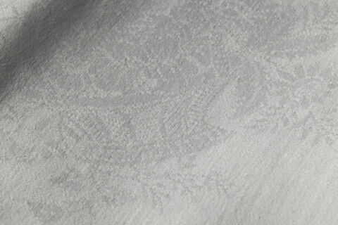 Nappe à motifs de fleurs et rinceaux