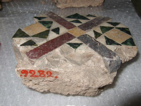 Fragment de mosaïque de pavement d'un ensemble (de OA 9271 à 9292)