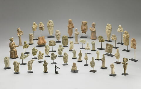 figurine, image 2/3