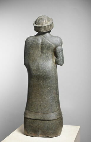 statue, image 5/17