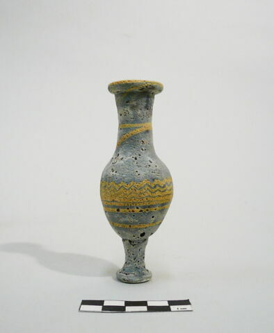 vase, image 2/2