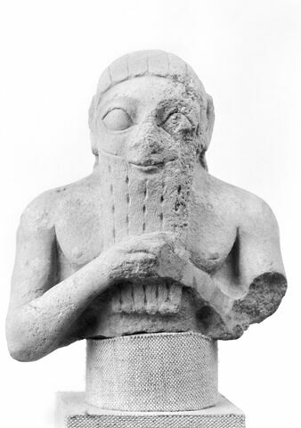 statue, image 11/12