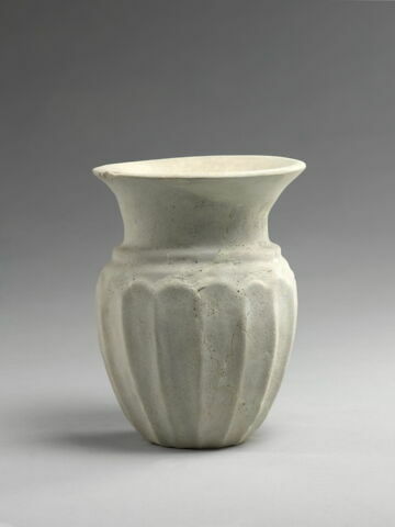 vase, image 3/3