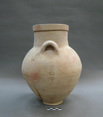 vase, image 3/3