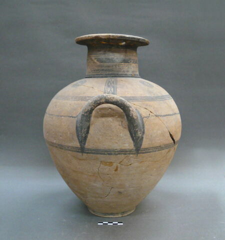 vase, image 3/3