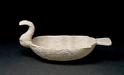 vase ; toilette ; boîte à fard