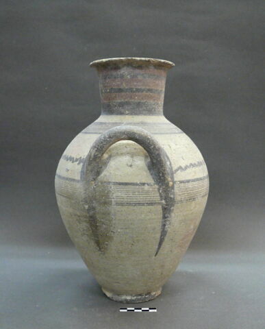 vase, image 3/3