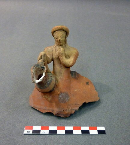 vase  ; figurine ; applique