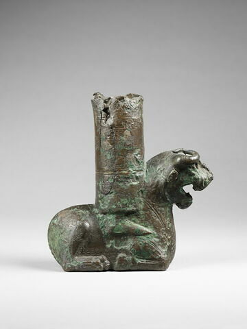sculpture ; fragment, image 4/7