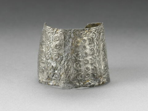 bracelet, image 2/3