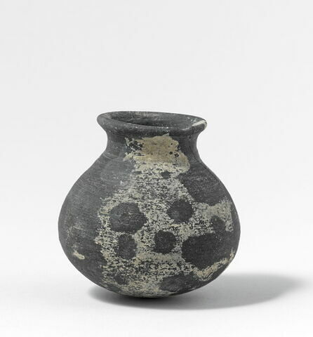 vase, image 2/2