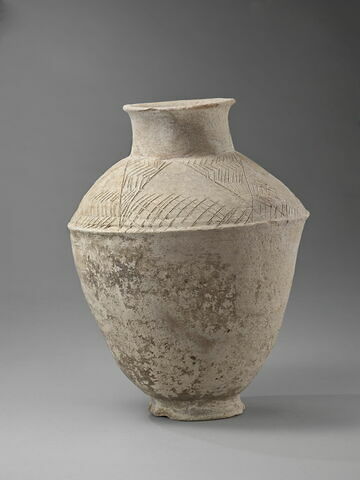 vase, image 9/16
