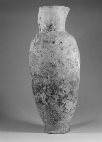 vase, image 3/3