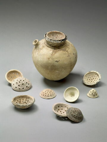 passoire ; vase, image 3/4