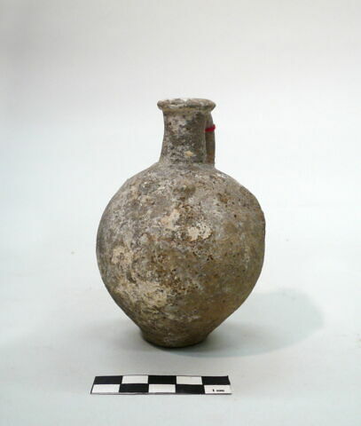 vase, image 2/2