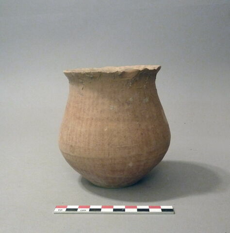 vase, image 2/2