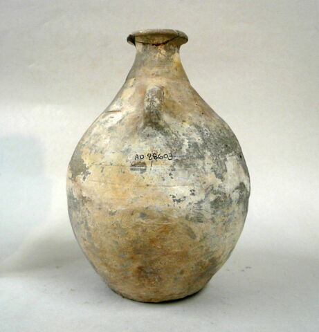 vase, image 2/2